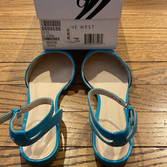 Nine West turquoise ankle strap flats - Picture 3 of 6